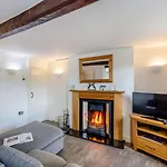 2 Bed In Ambleside Oc-89748 הוקסהד